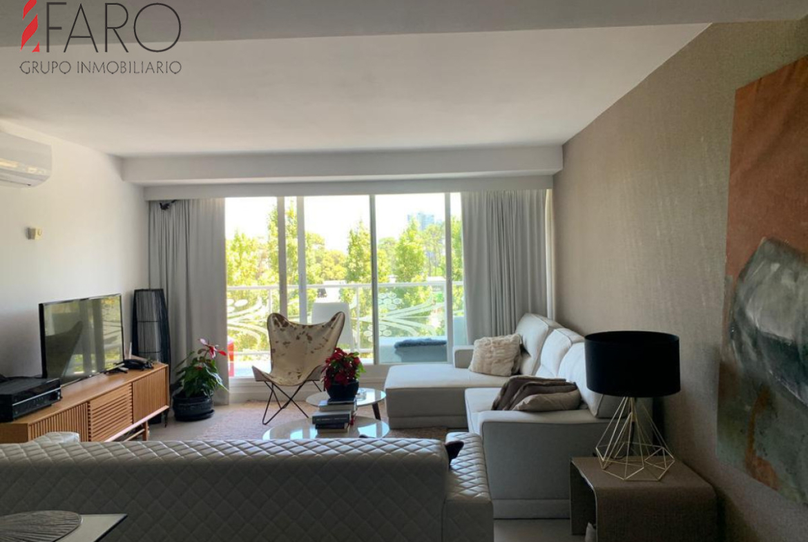 Apartamento en edificio de Categoria.