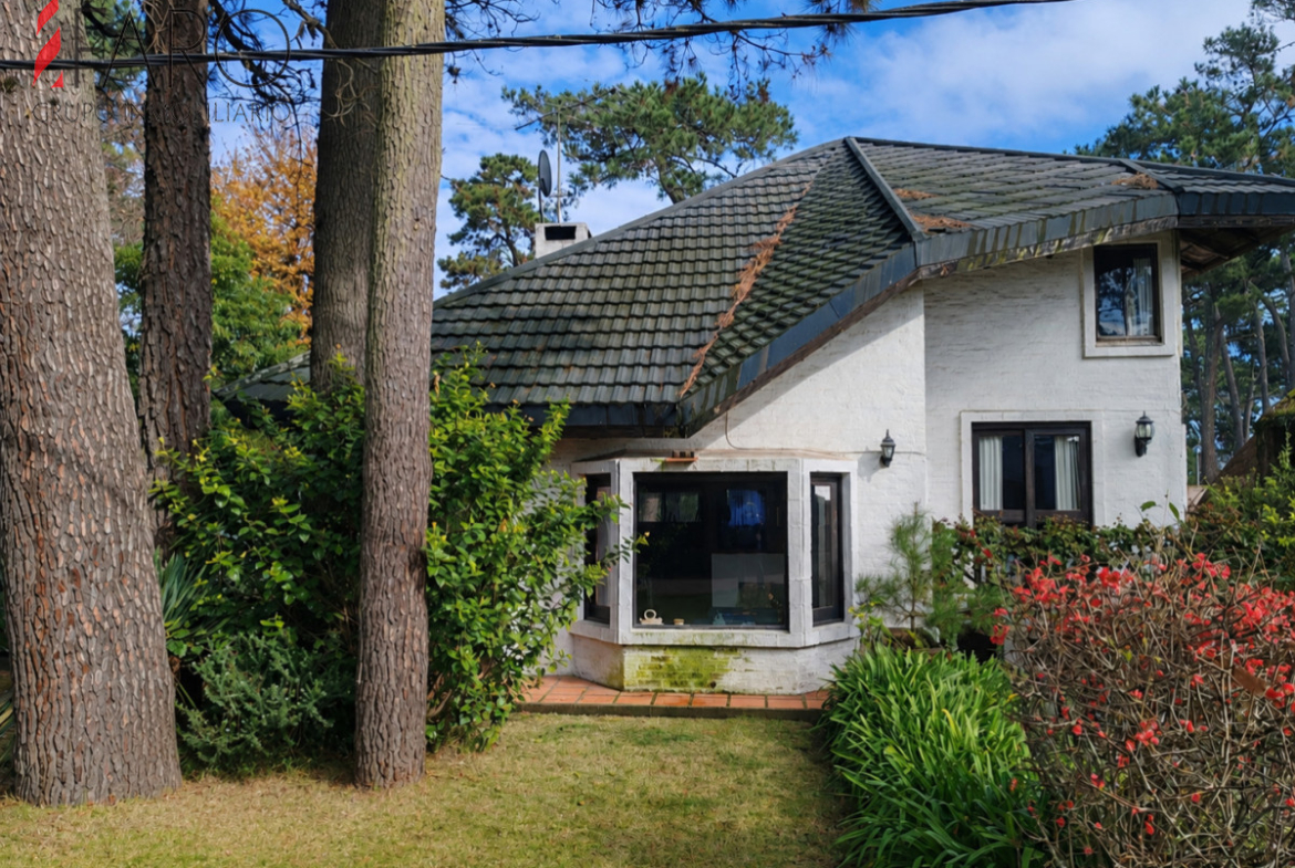 Hermosa casa en venta con piscina en punta del este